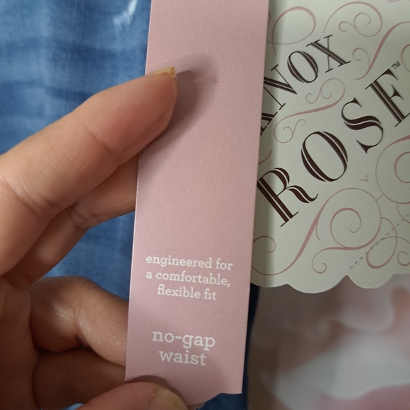 NWT Knox Rose Plus Size High Rise Distressed Bootcut Jeans Dark Wash - Picture 13 of 15